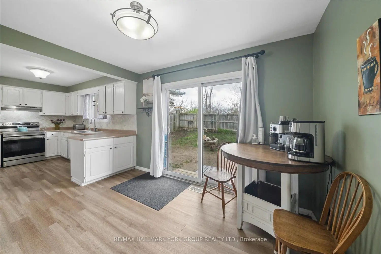 Additional image 8 of 41 Laurentian Lane