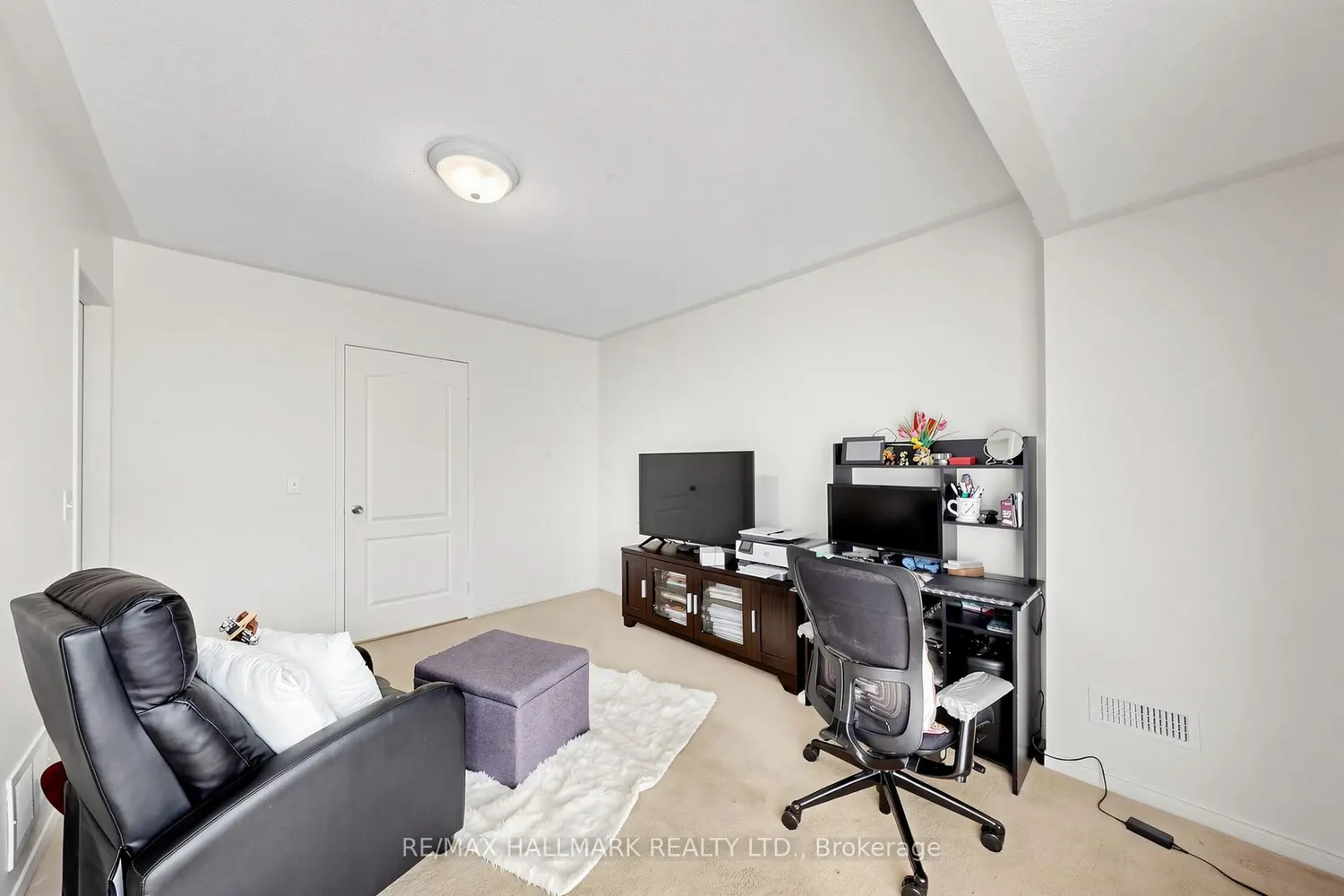Additional image 17 of 36 Jenkinson Way 132