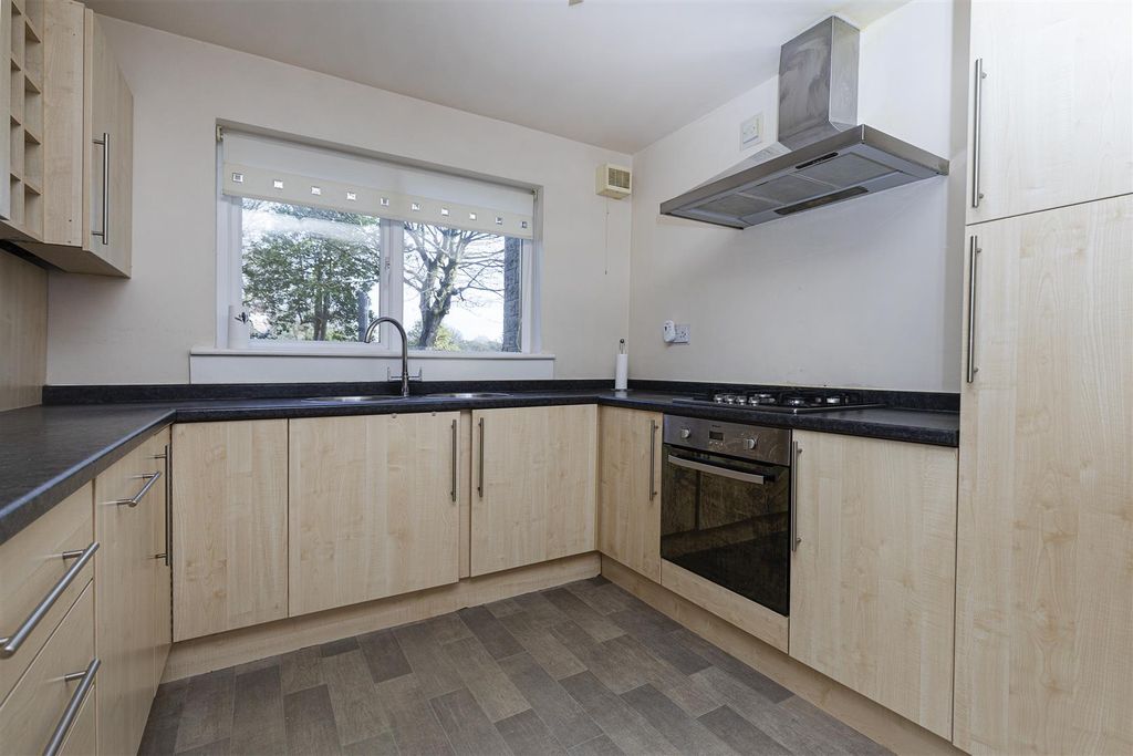 Additional image 3 of 2 bed flat for saleLaund Road, Salendine Nook, Huddersfield HD3