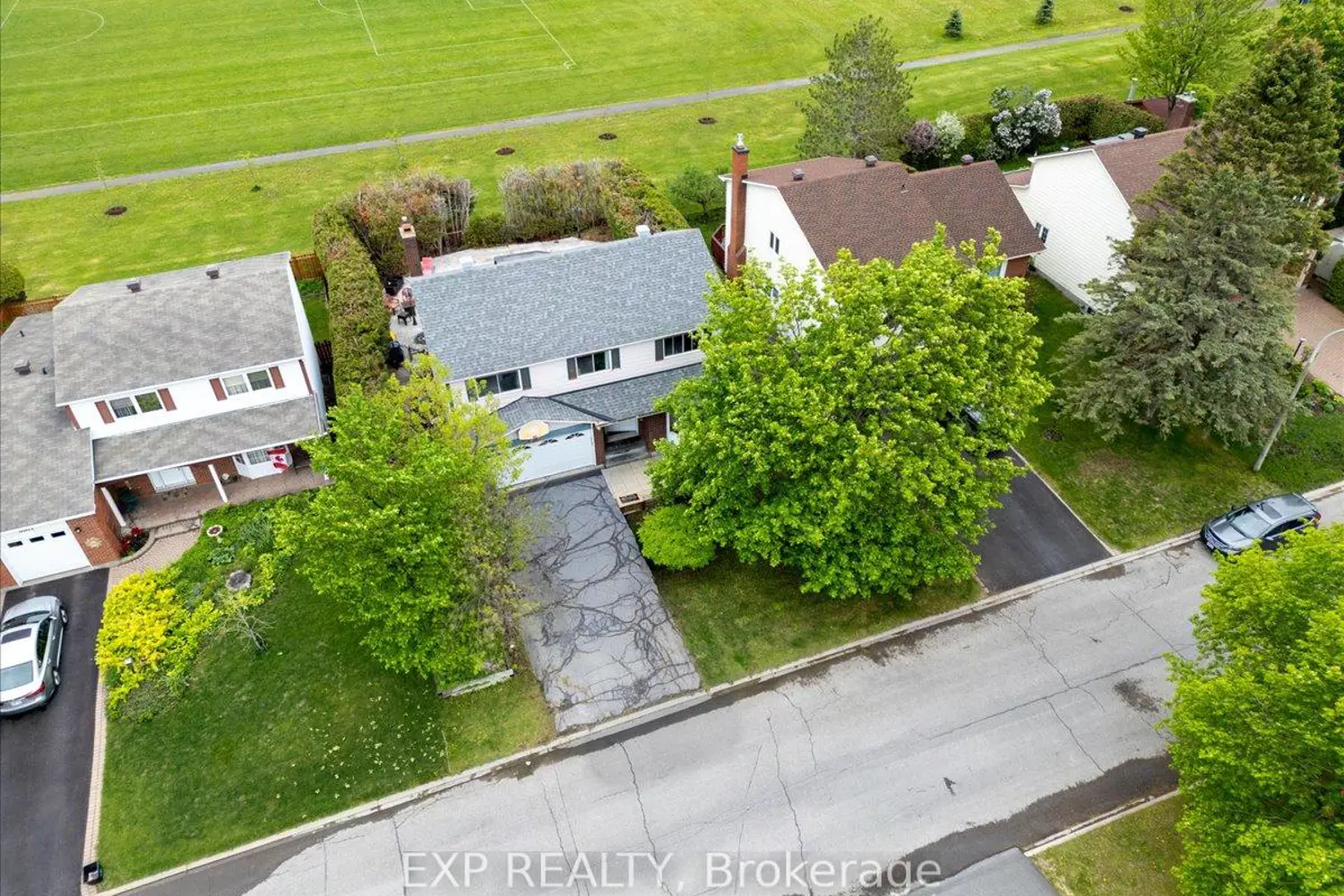 6383 Larmond Avenue photo 3