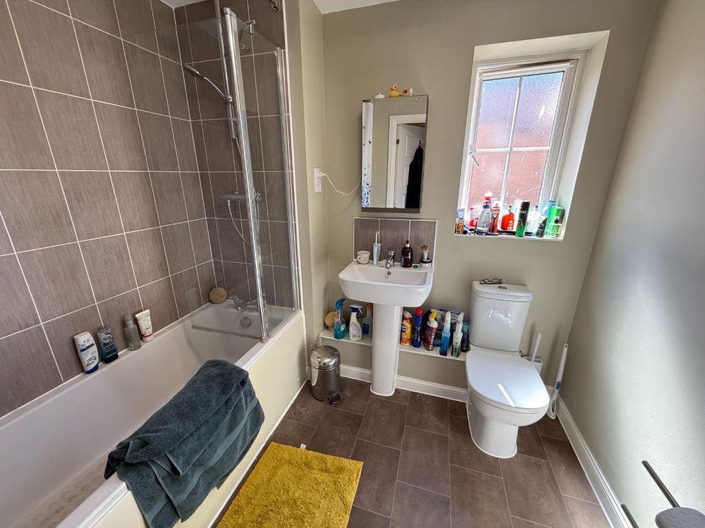 Additional image 6 of 2 bed flat for saleBank Avenue, Dunstable LU6