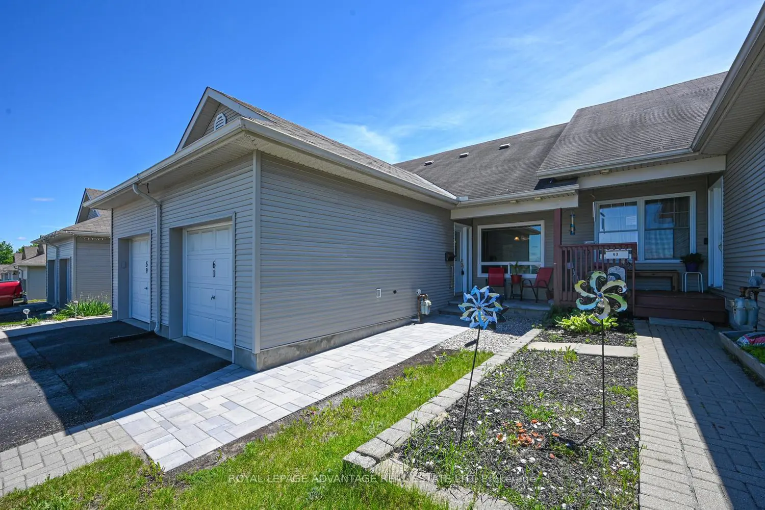 61 Van Horne Avenue photo 3
