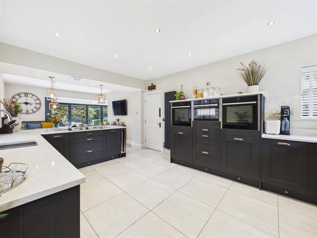 Additional image 12 of 5 bed property for saleNetherways, Park Avenue, Dronfield S18