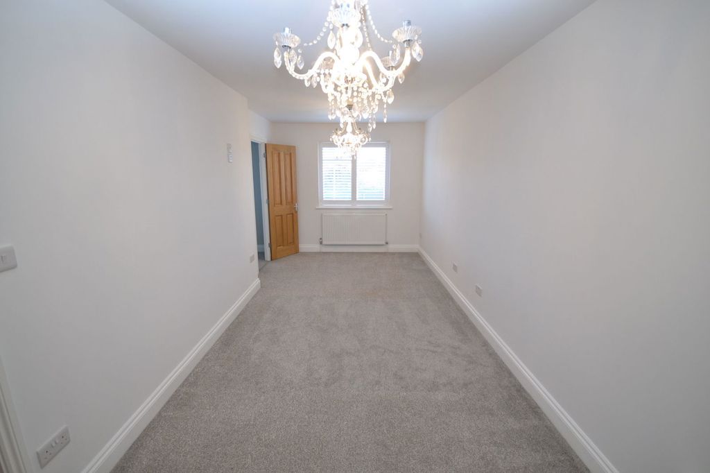 Additional image 13 of 4 bed semi-detached house for saleLancot Drive, Dunstable LU6