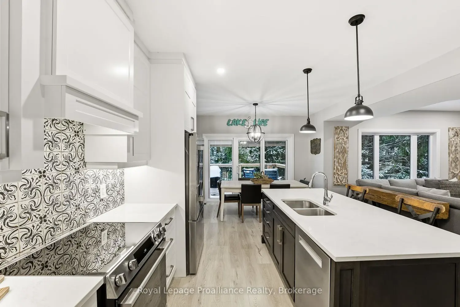 4 Mackenzie John Crescent photo 4
