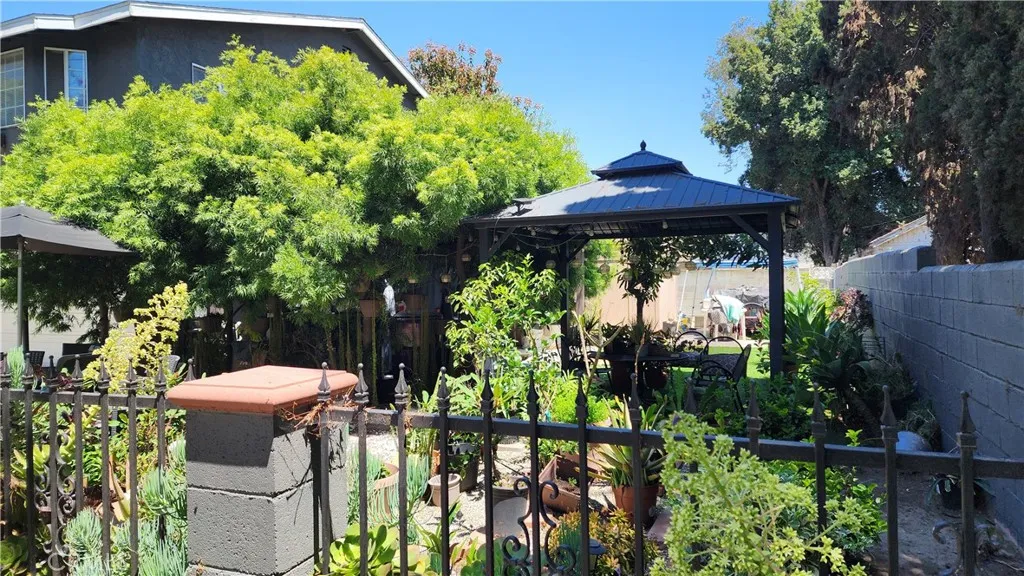 2298 Webster Ave, Long Beach, CA 90810 photo 5