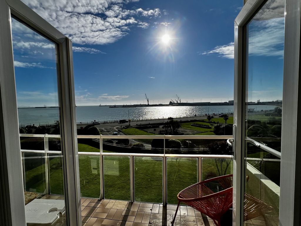Additional image 2 of 3 bed flat for saleThe Gateway, Dover CT16