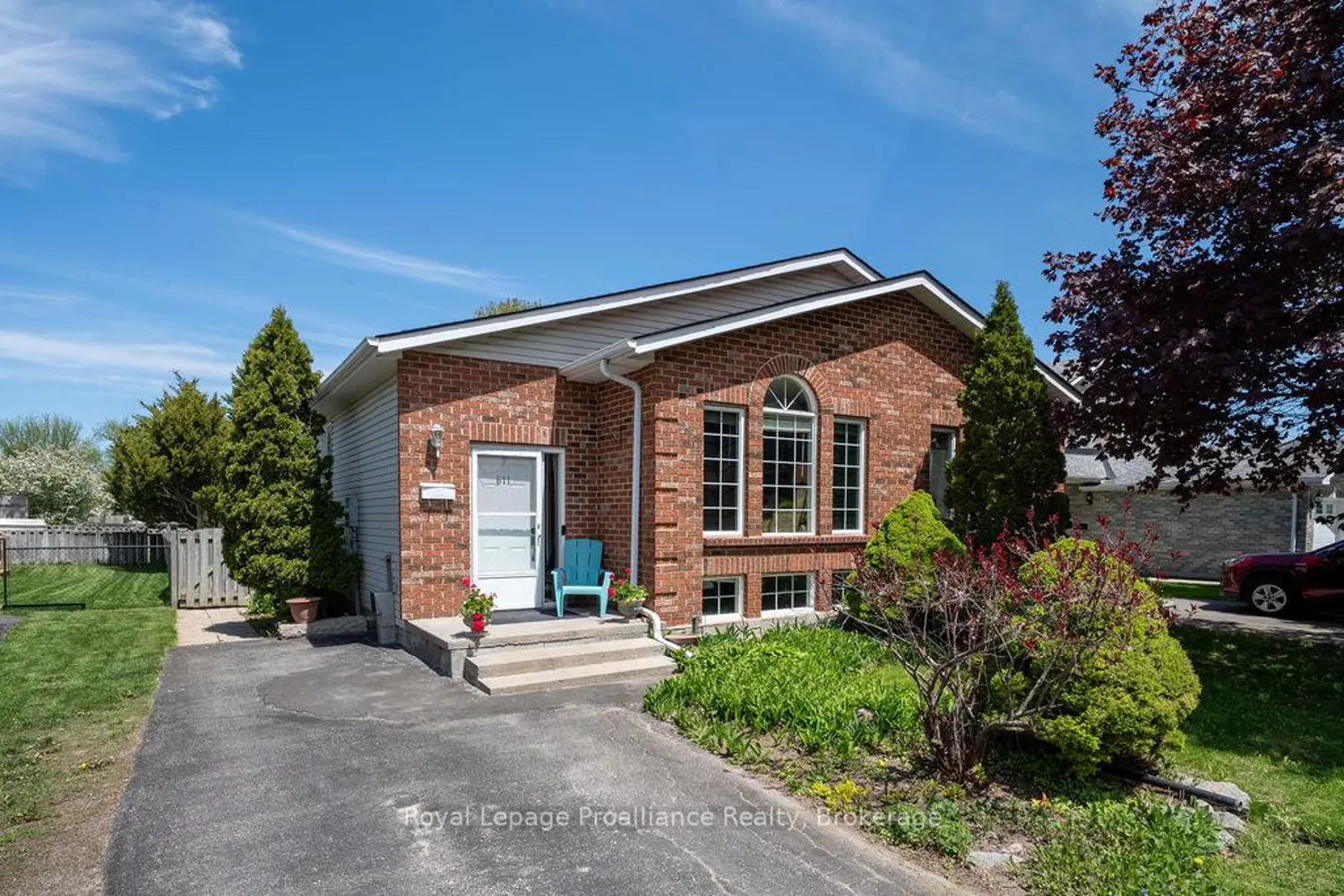 611 Barnsley Crescent