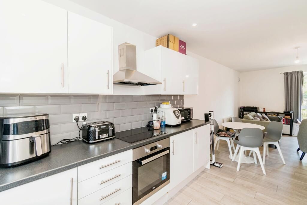 2 bed flat for saleHardy Close, Dukinfield SK16