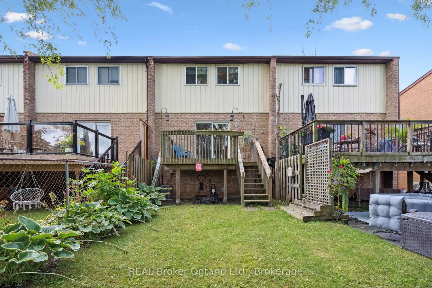 Additional image 17 of 255 Camelot Court 2