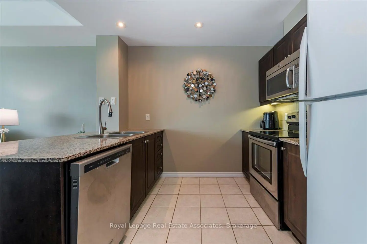 Additional image 4 of 37 Ellen Street 811