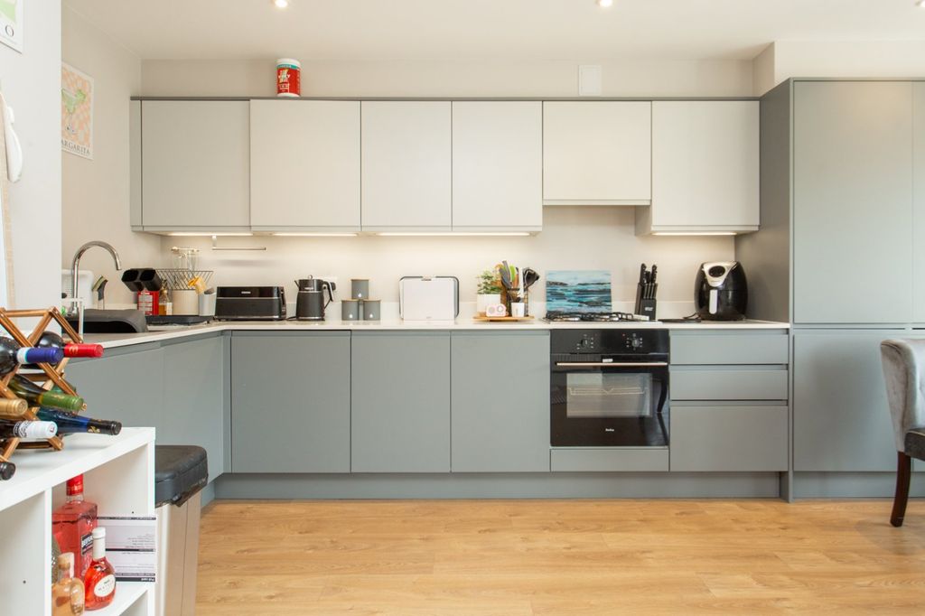 2 bed flat for saleCrabble Hill, Dover, Kent CT17 photo 3