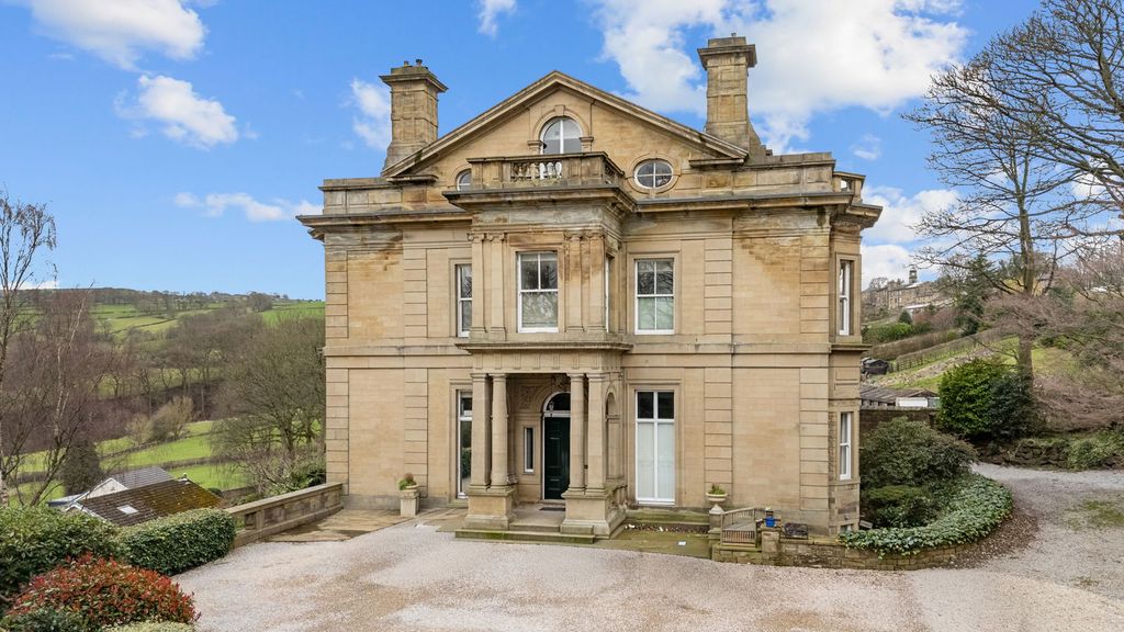 2 bed flat for saleRosedale, Holywell Hall, Holywell Green HX4