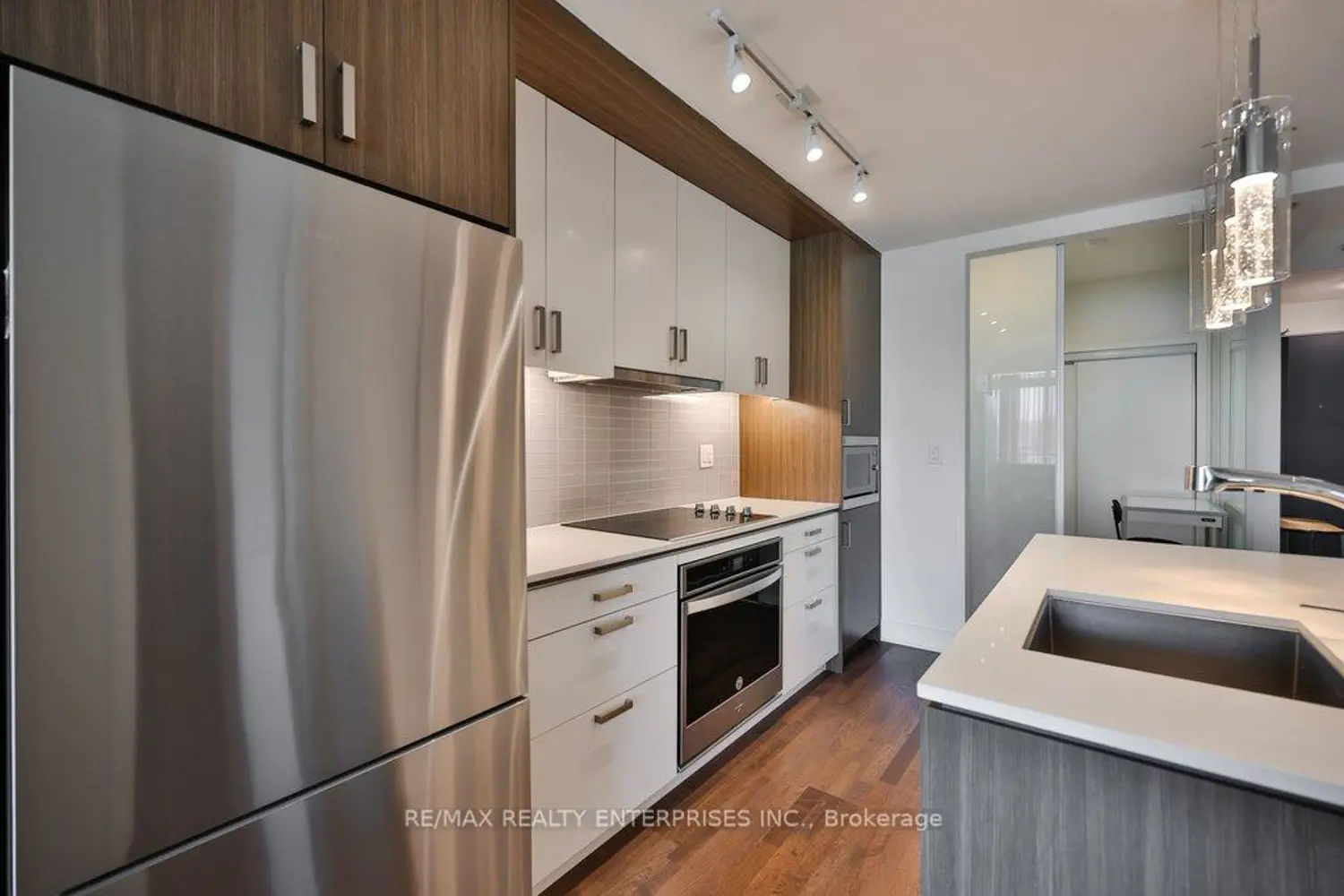 Additional image 9 of 1575 Lakeshore Road 222
