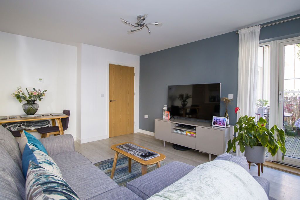 Additional image 4 of 2 bed flat for salePearse Close, Penarth CF64
