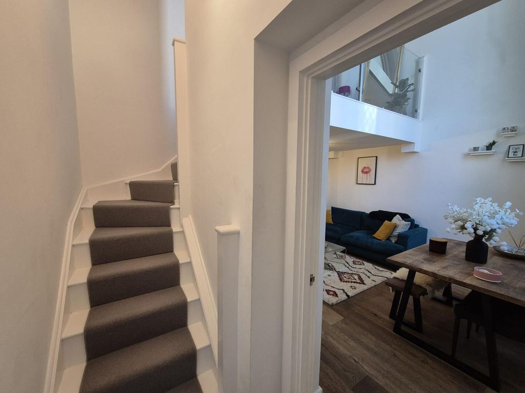 Additional image 11 of 2 bed flat for saleSteeple View Close, Hyde SK14