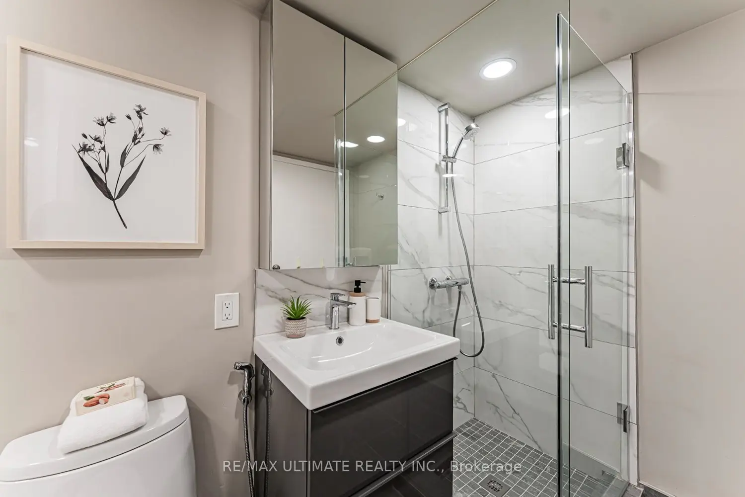 Additional image 9 of 10 Queens Quay 2206