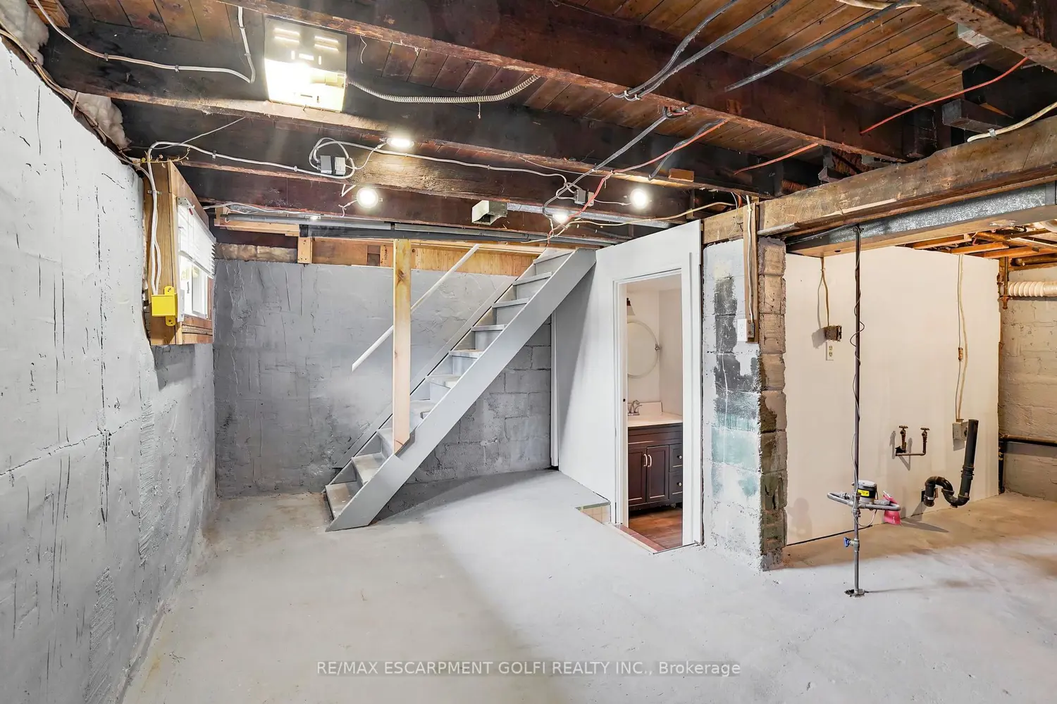 Additional image 16 of 491 Kenilworth Avenue