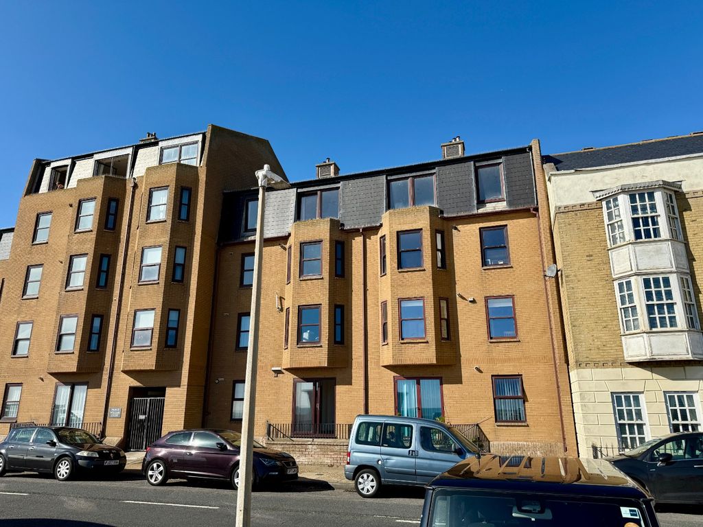 2 bed flat for saleThe Marina, Deal, Kent CT14