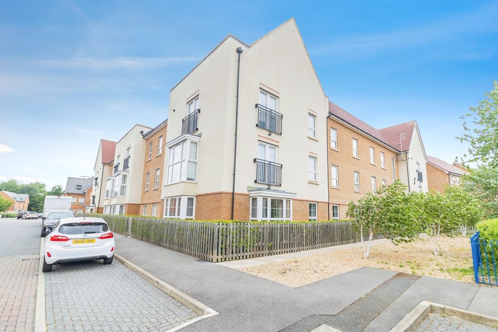2 bed flat for saleDesign Drive, Dunstable LU6