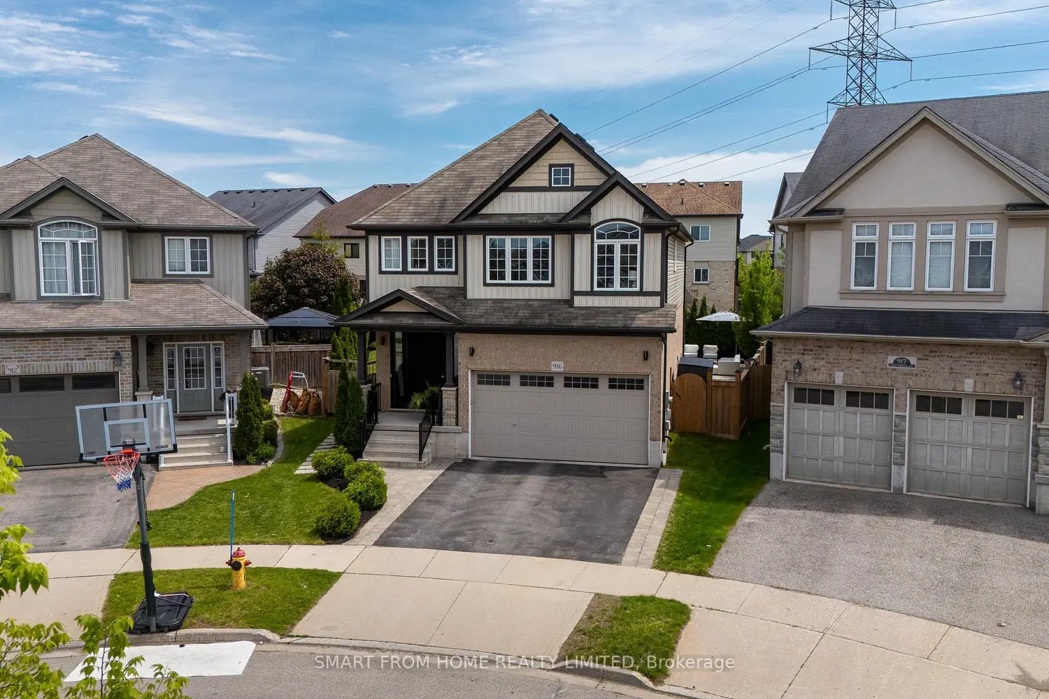 916 Steepleridge Court photo 2