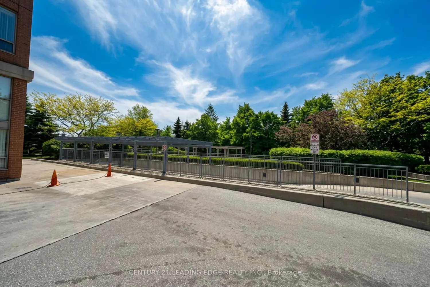 Additional image 20 of 2772 Keele Street 603