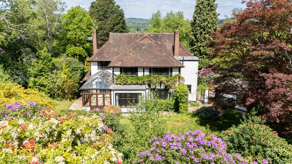 4 bed detached house for saleDeepdene Drive, Dorking RH5