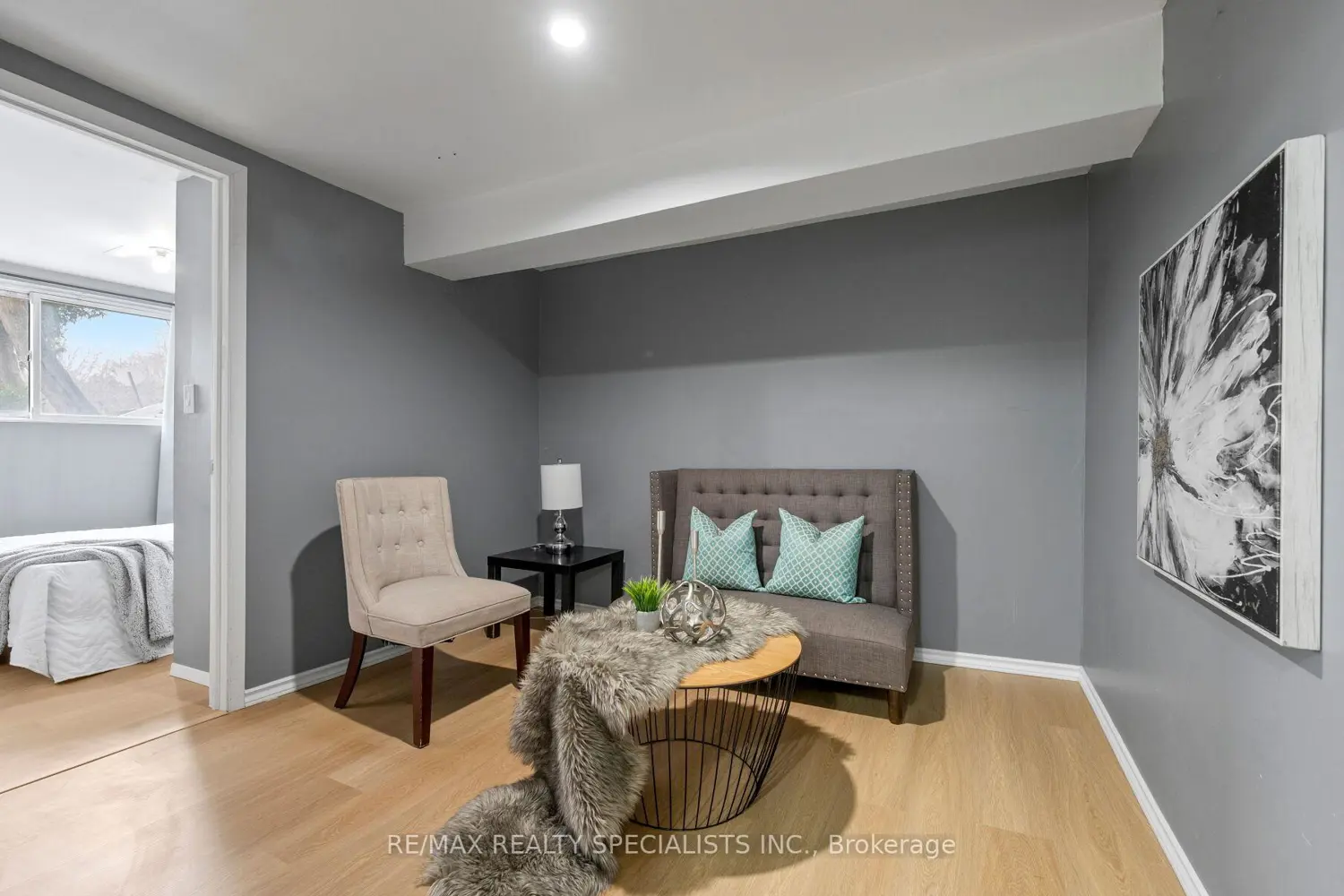 Additional image 15 of 400 Mississauga Valley Boulevard 7