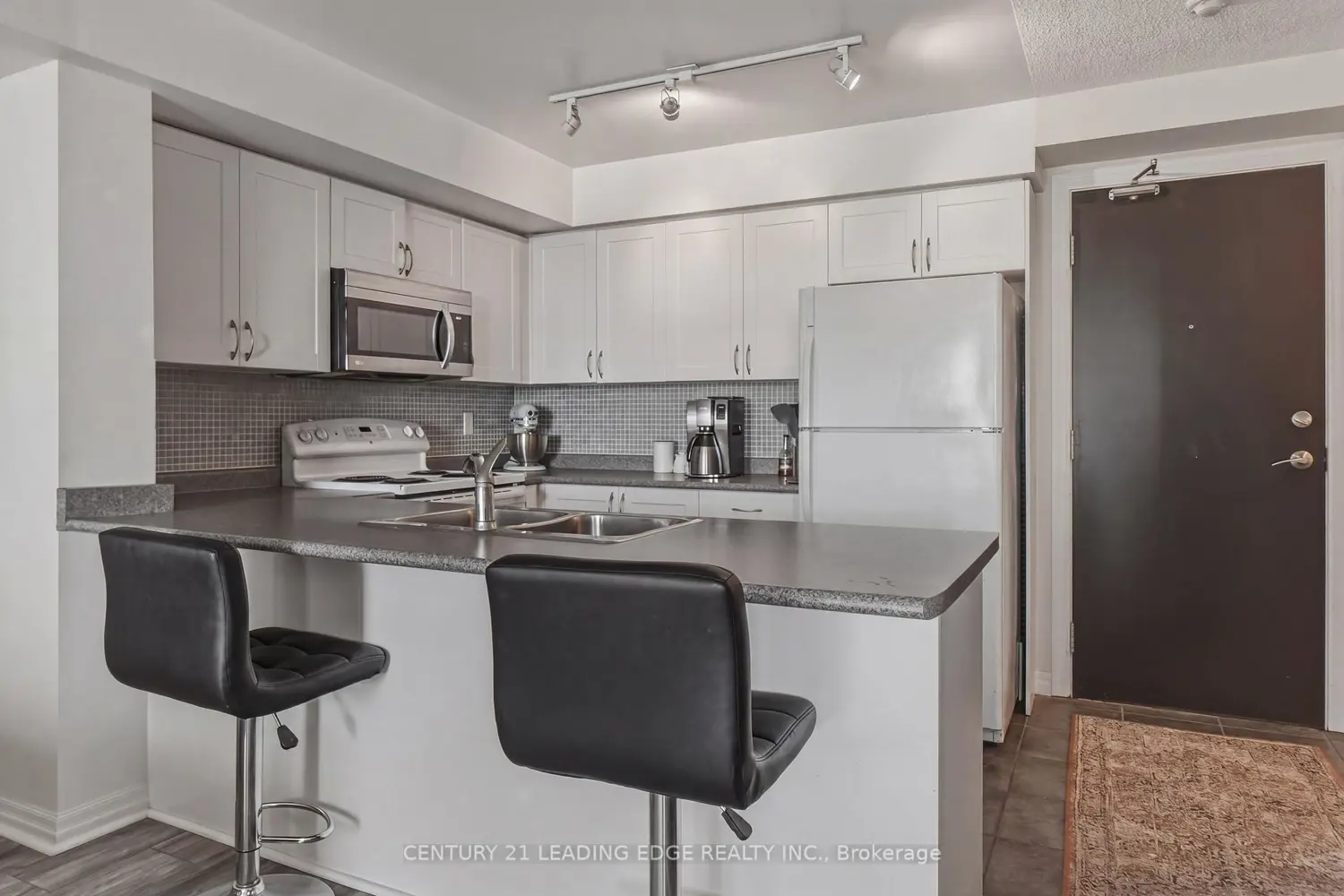 1600 Charles Street 902 photo 5