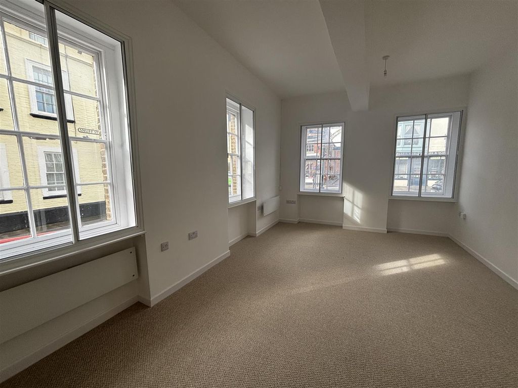 2 bed flat for saleLong Building, Devizes SN10 photo 3