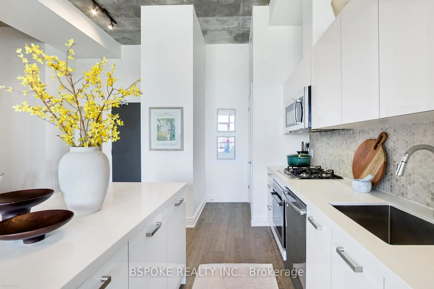 Additional image 8 of 608 Richmond Street Lph9