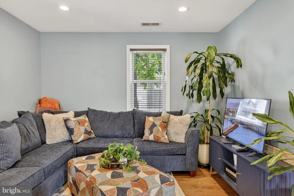 Additional image 4 of 817 57th Place, Fairmount Heights, MD 20743