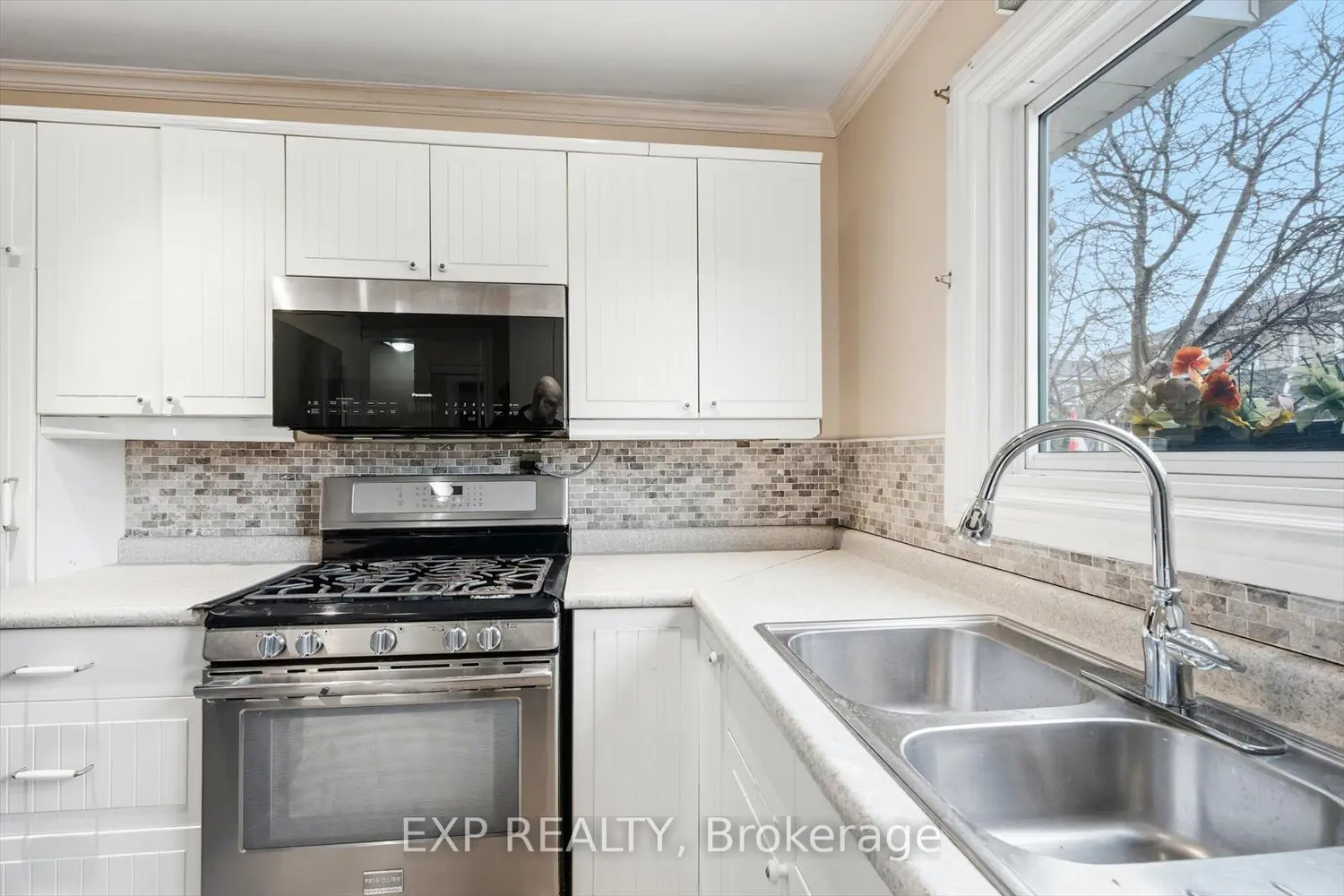 2050 Upper Middle Road 31 photo 2