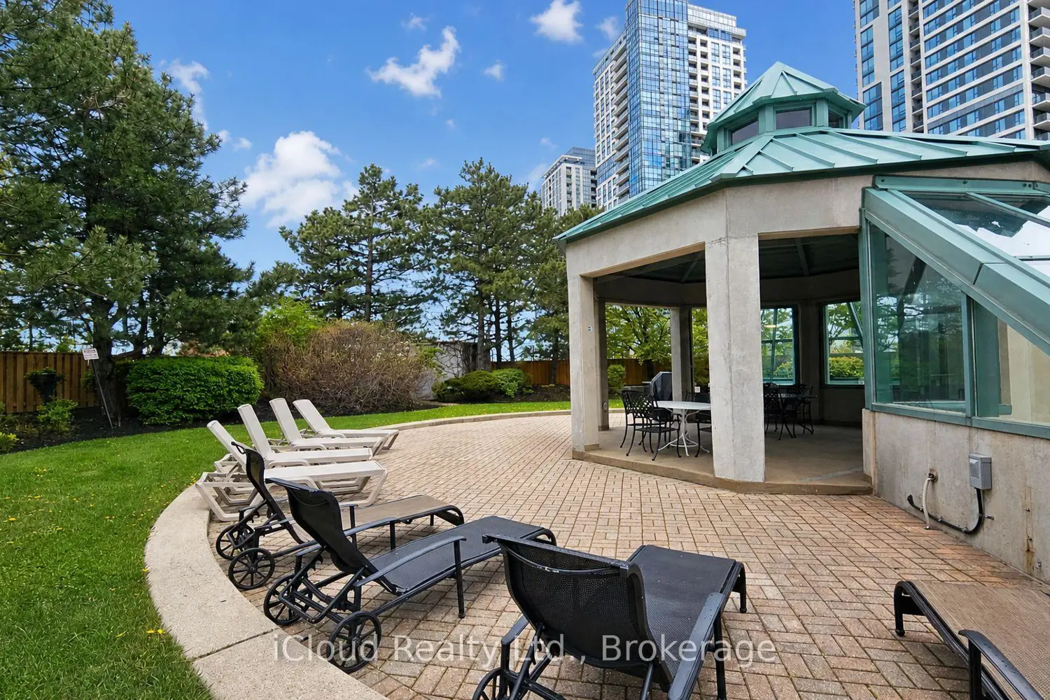 Additional image 16 of 101 Subway Crescent 302