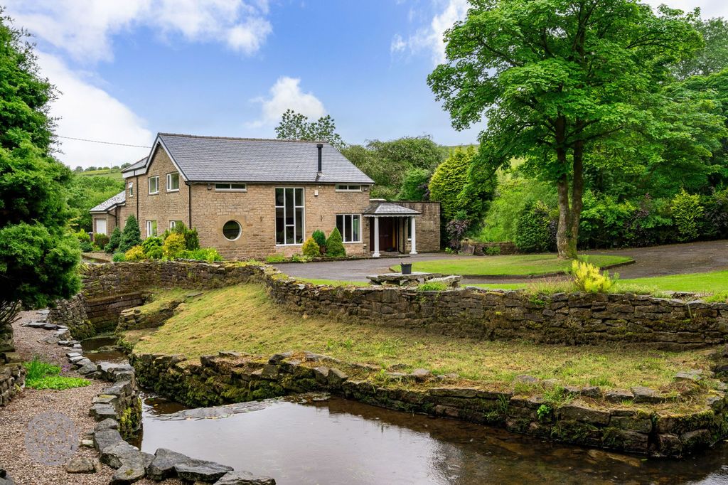 4 bed detached house for saleWhittlestone Head, Darwen BB3