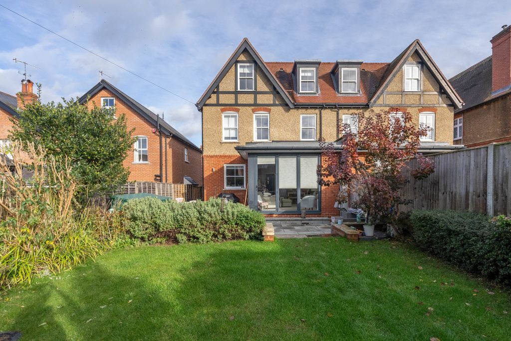 5 bed semi-detached house for saleLonsdale Road, Dorking RH4