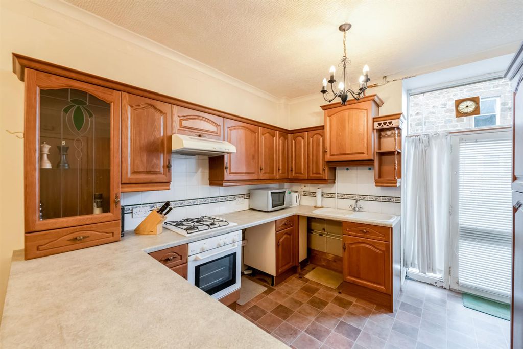 Additional image 6 of 2 bed property for sale17 Station Road, Dollar FK14