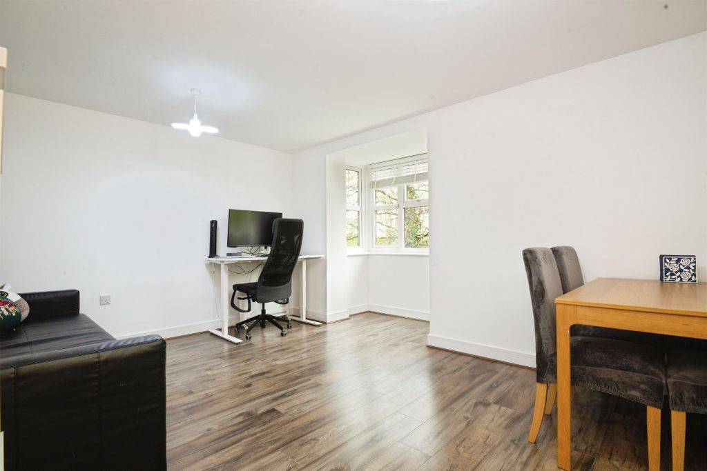 Additional image 5 of 2 bed flat for saleHeol Tre Forys, Penarth CF64