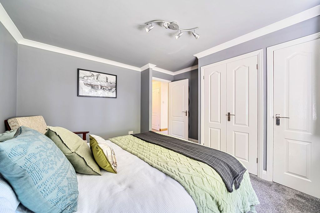 Additional image 18 of 6 bed detached house for saleEllington Way, Epsom KT18