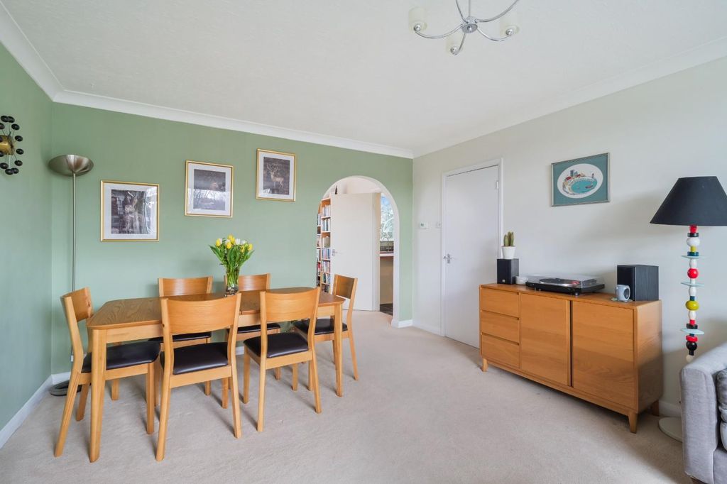 Additional image 3 of 3 bed flat for saleAvenue Road, Epsom KT18