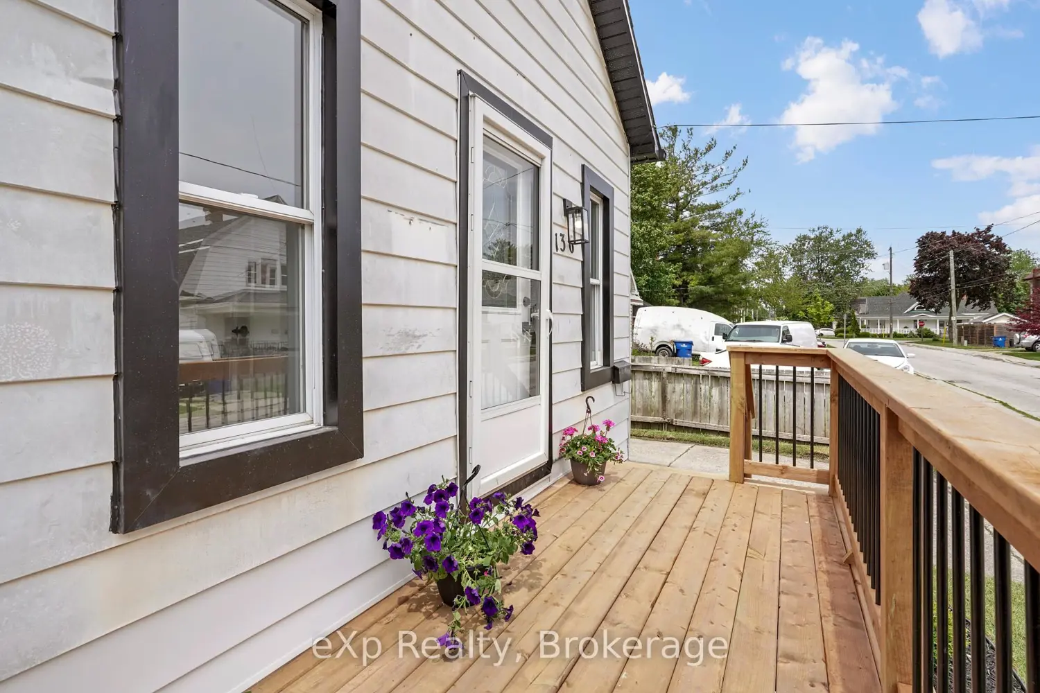 136 Adelaide Street photo 2