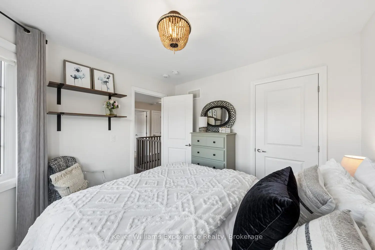 8 Hewson Street photo 5