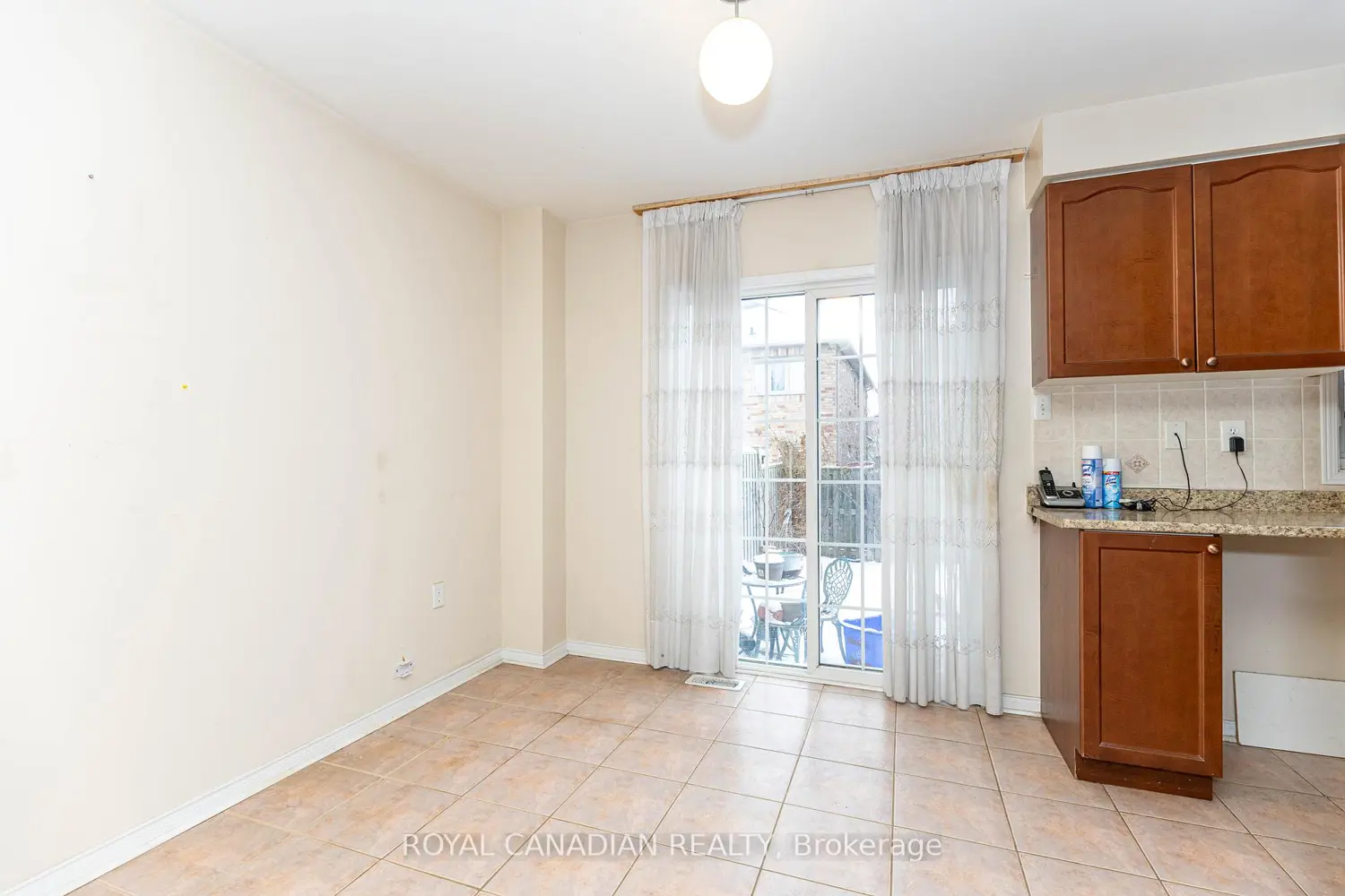 Additional image 8 of 101 Crystalview Crescent