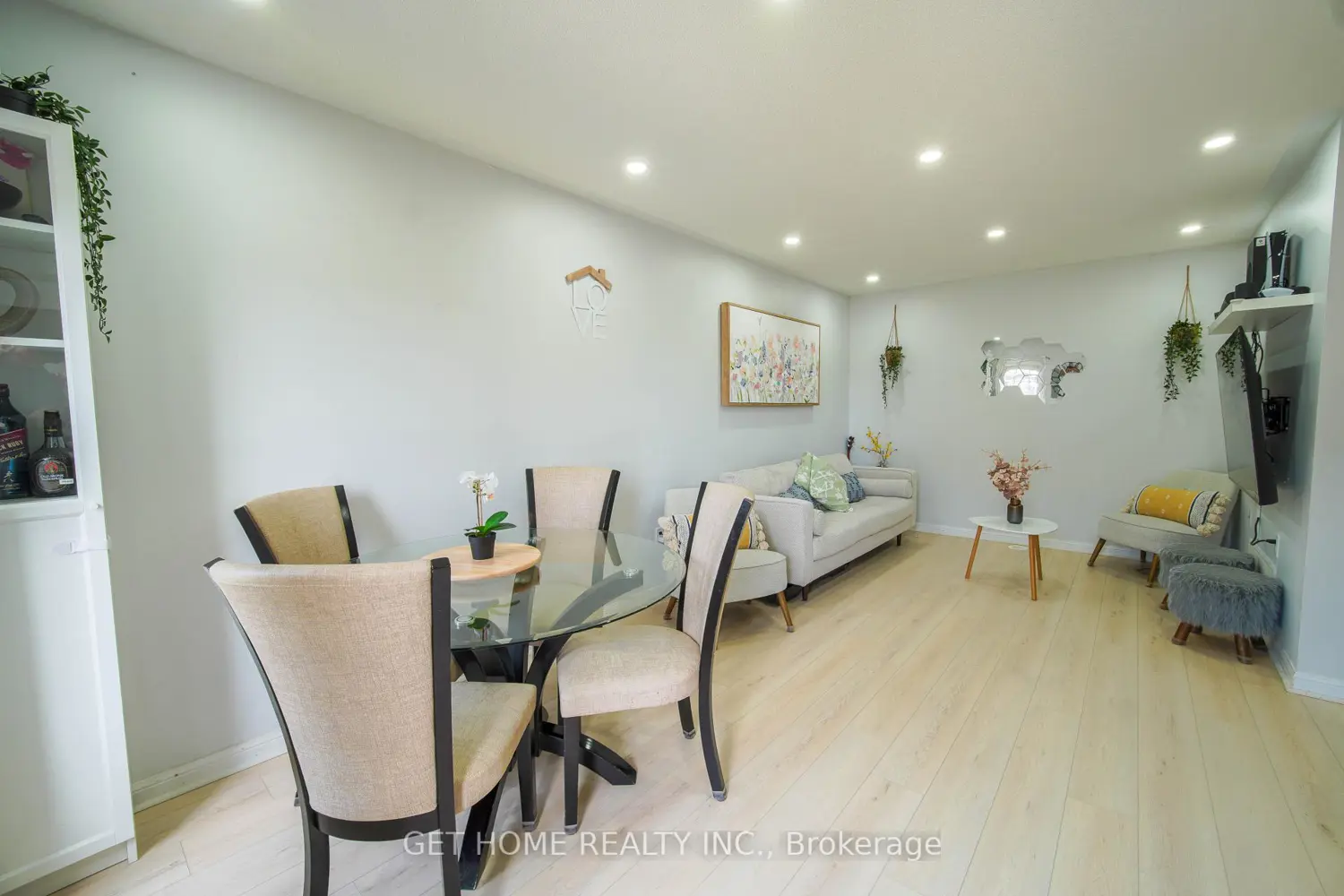 38 Suitor Court photo 3