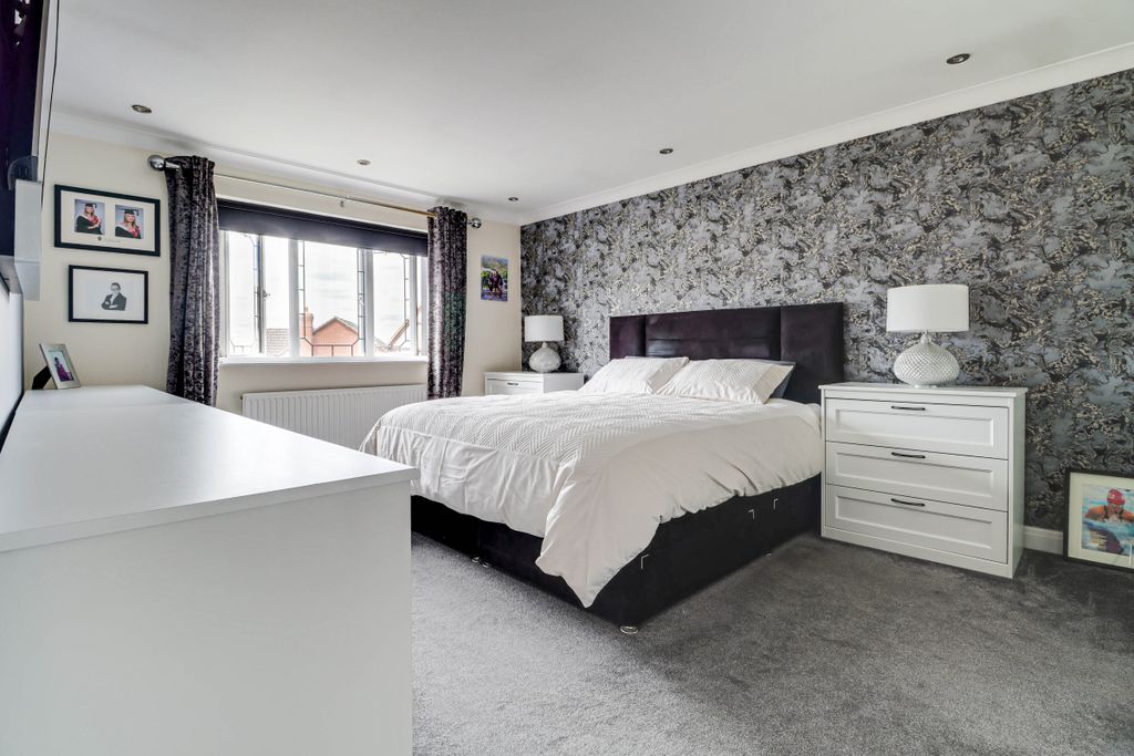 Additional image 10 of 4 bed detached house for saleBadgers Gate, Dunstable LU6