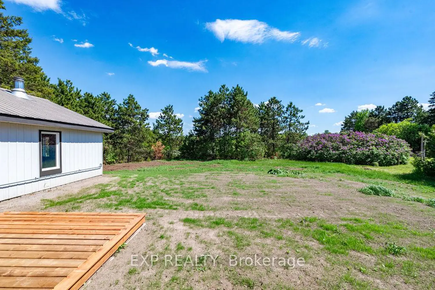 1482 Gillan Road photo 2