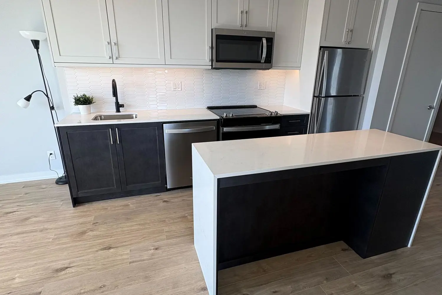 201 Brock Street 408 photo 2