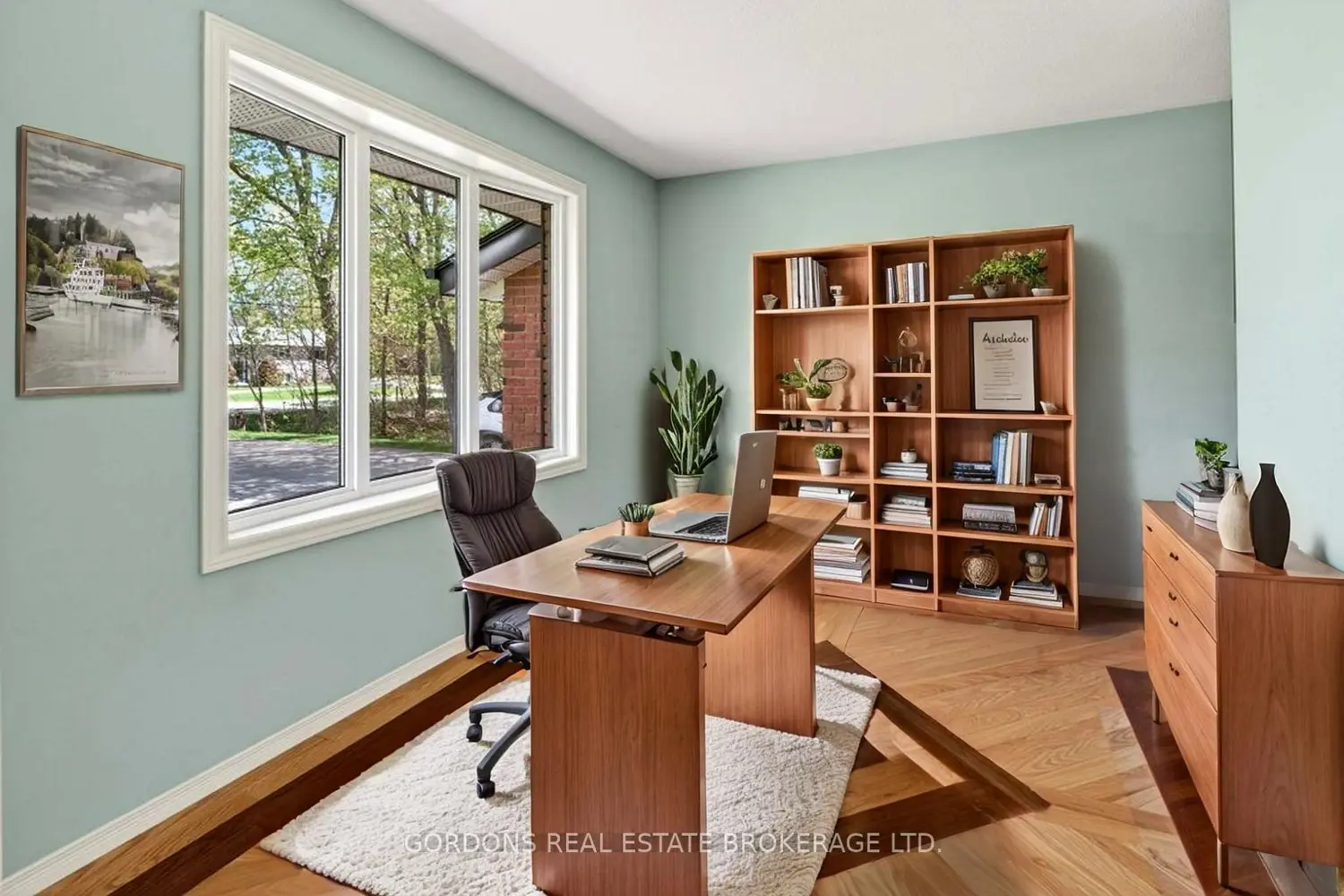 1380 Sunnyside Road photo 3