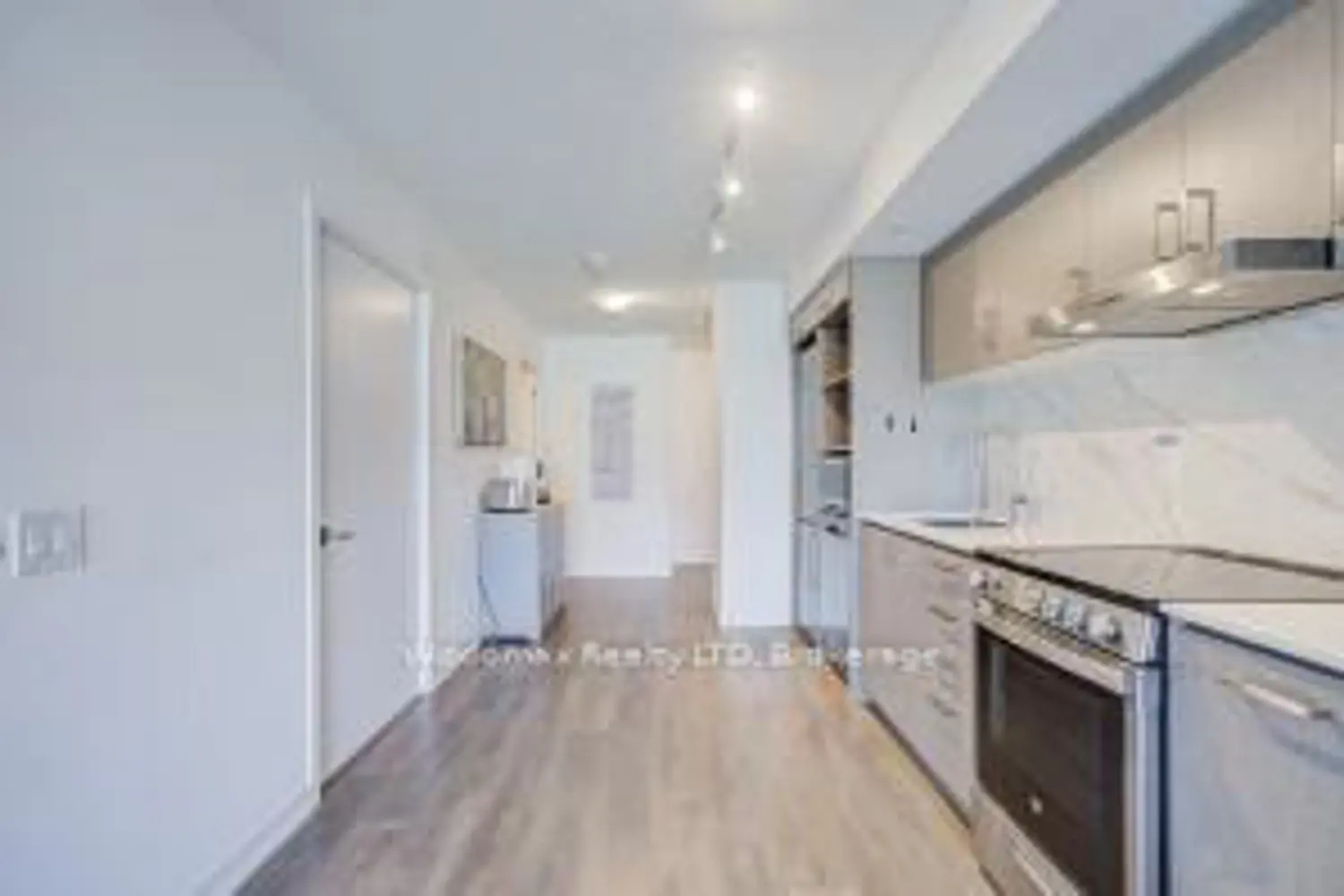 Additional image 7 of 219 Dundas Street 1009