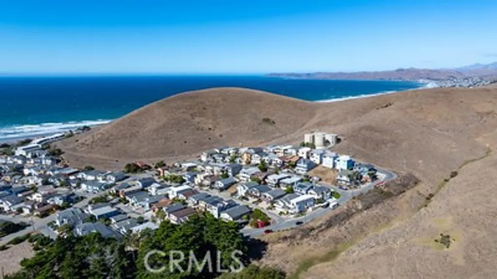 563 Zanzibar St, Morro Bay, CA 93442 photo 3